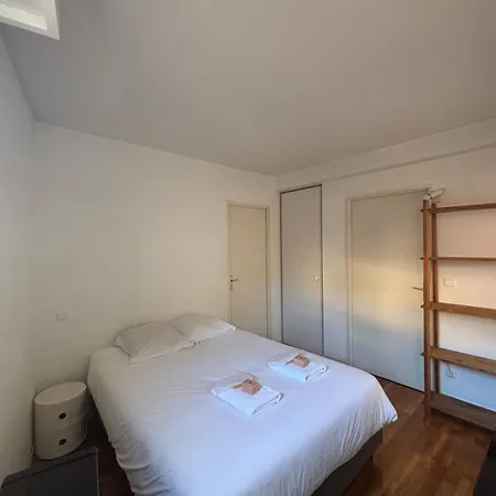 Debussy One Bedroom With A Balcony *