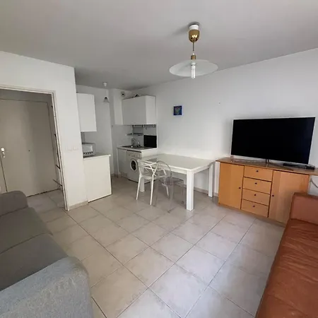 Debussy One Bedroom With A Balcony Apartament