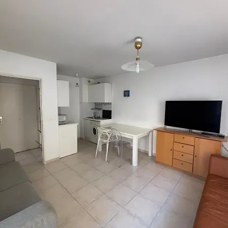 Apartament Debussy One Bedroom With A Balcony *