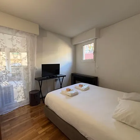 Debussy One Bedroom With A Balcony Apartament