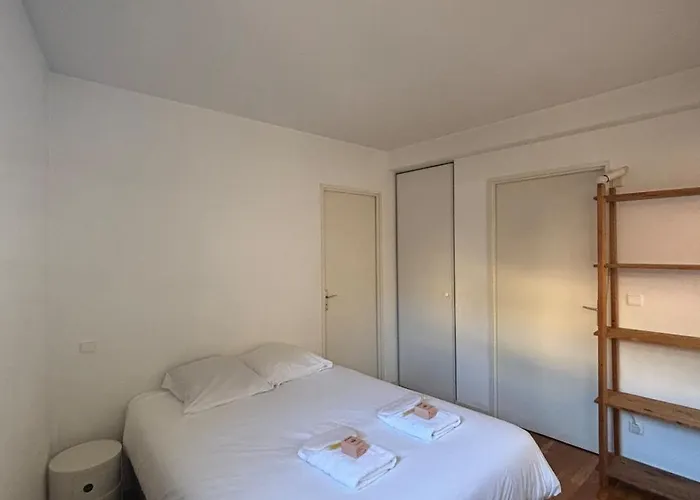 Debussy One Bedroom With A Balcony *