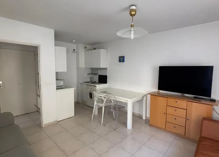 Apartment Debussy One Bedroom With A Balcony *